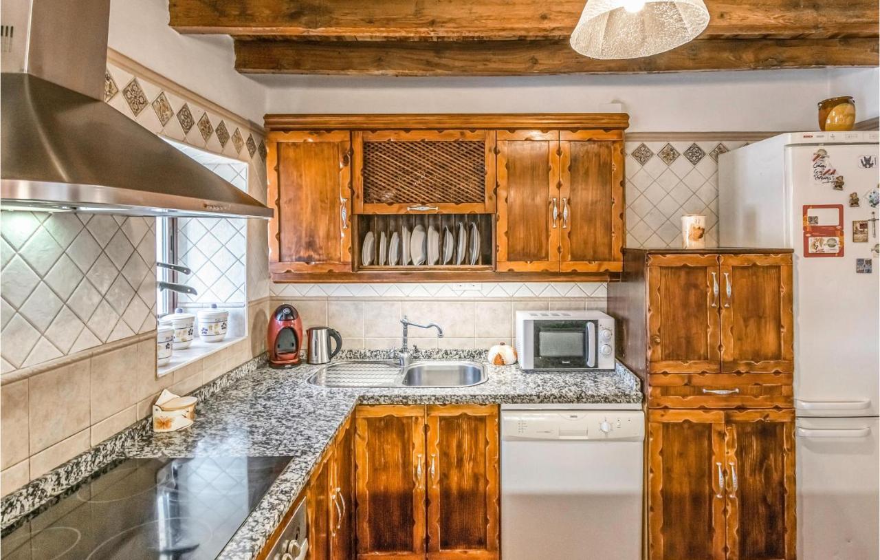 Pet Friendly Home In Hornachuelos With Kitchen エクステリア 写真