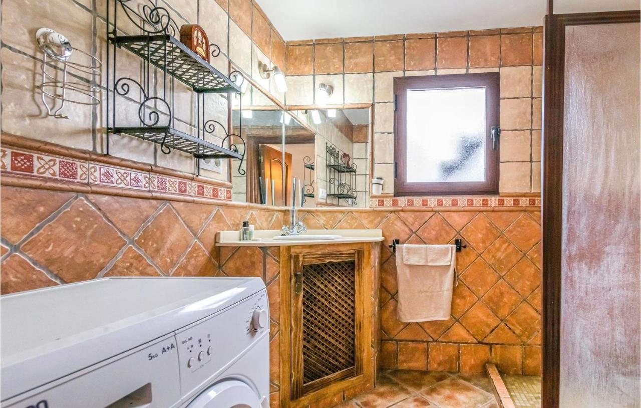 Pet Friendly Home In Hornachuelos With Kitchen エクステリア 写真